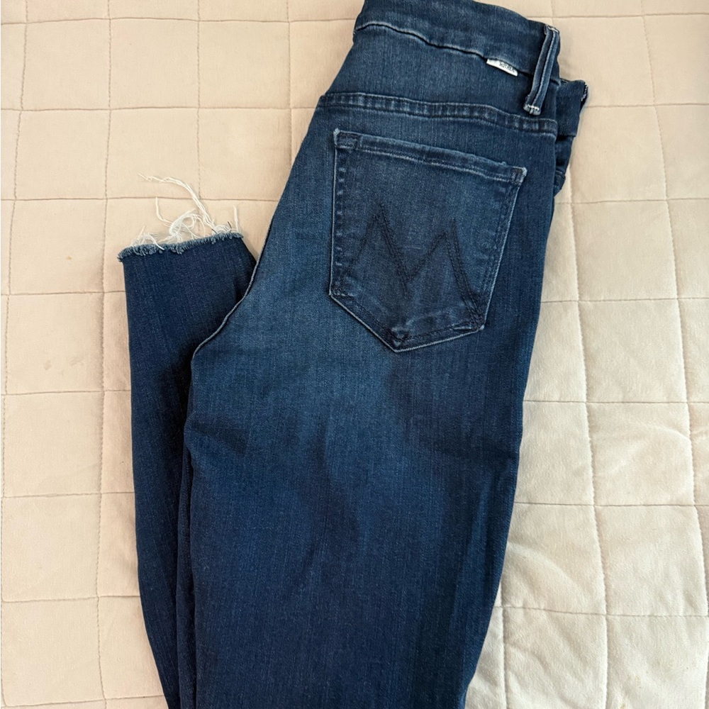 MOTHER High Wasted Looker Ankle Fray Dark Blue Ankle Jeans